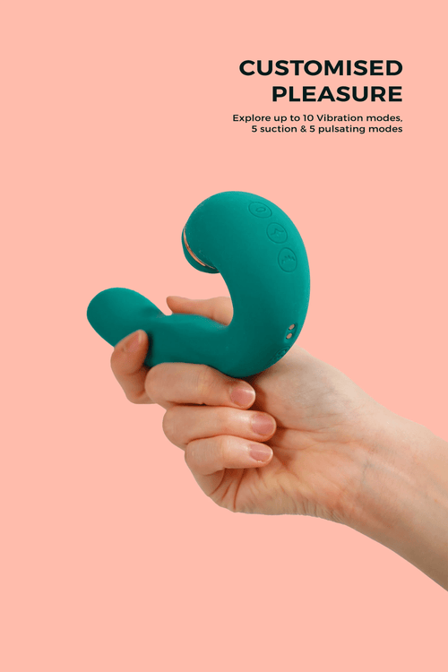 One-hand hold of the Luna Pulse+, emphasising lightweight design and easy positioning.